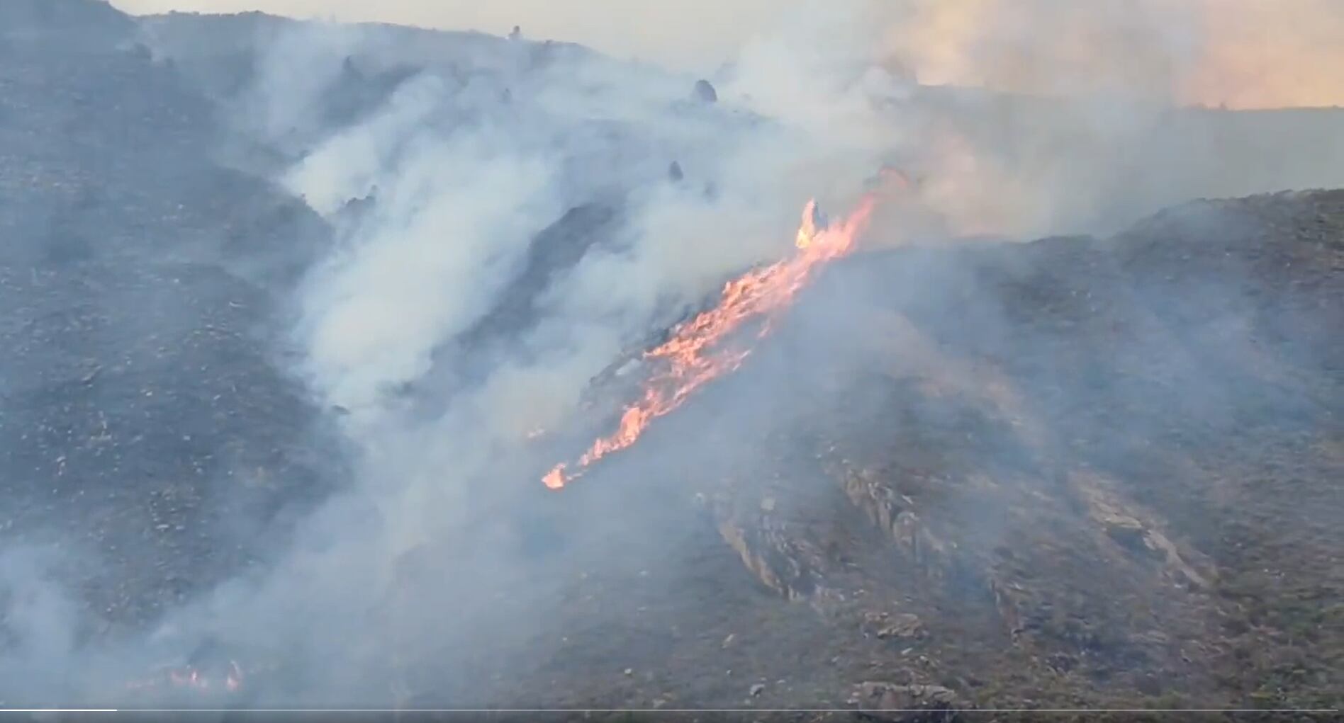 Incendio en Chíquiza y alcanza el Santuario de Iguaque / Foto: Caracol Radio.