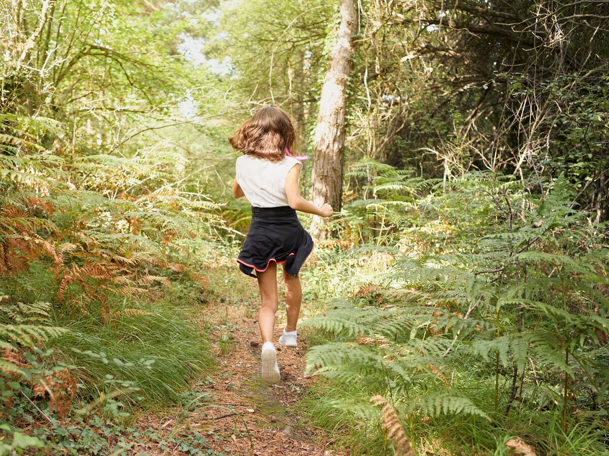 ¿Por qué la menstruación femenina aparece cada vez más a una corta edad?