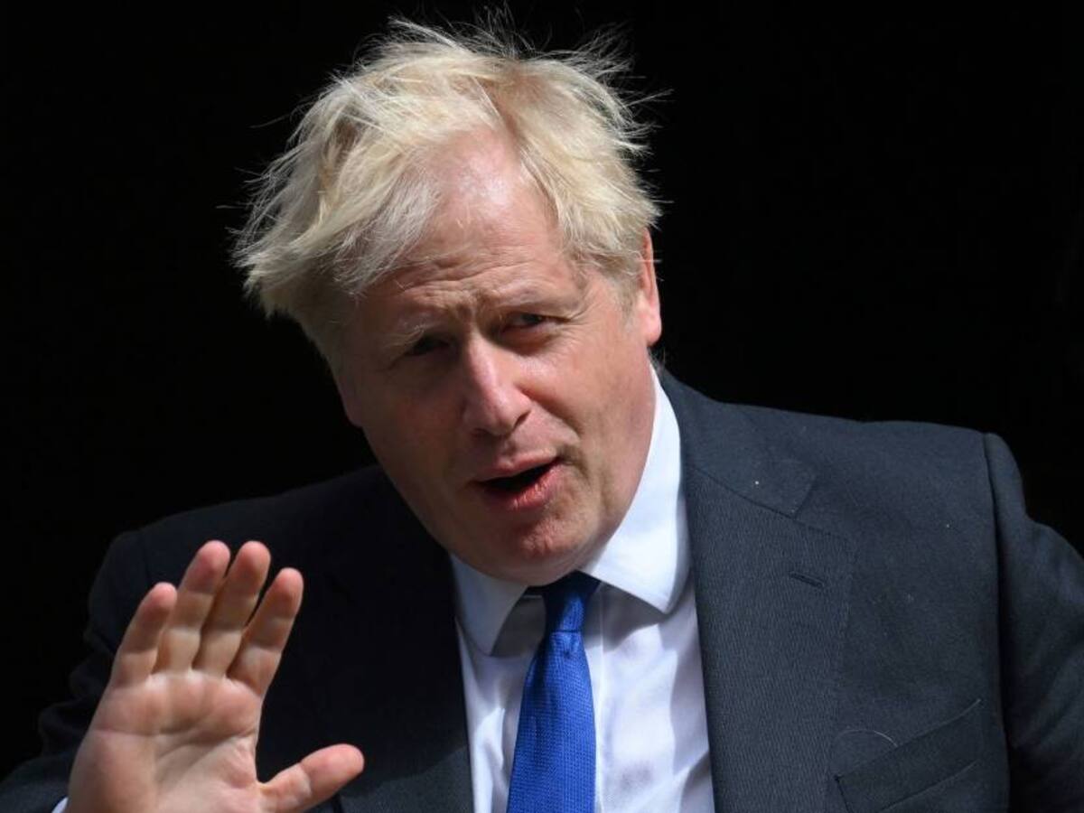 Boris Johnson se niega a renunciar tras crisis en el gobierno británico