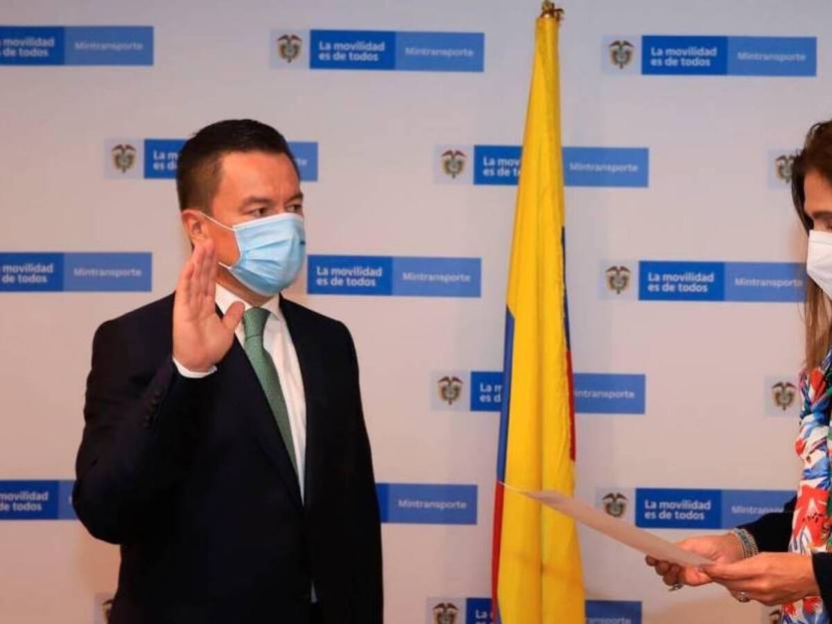 Gobierno declara insubsistente al director de la Aeronáutica Civil