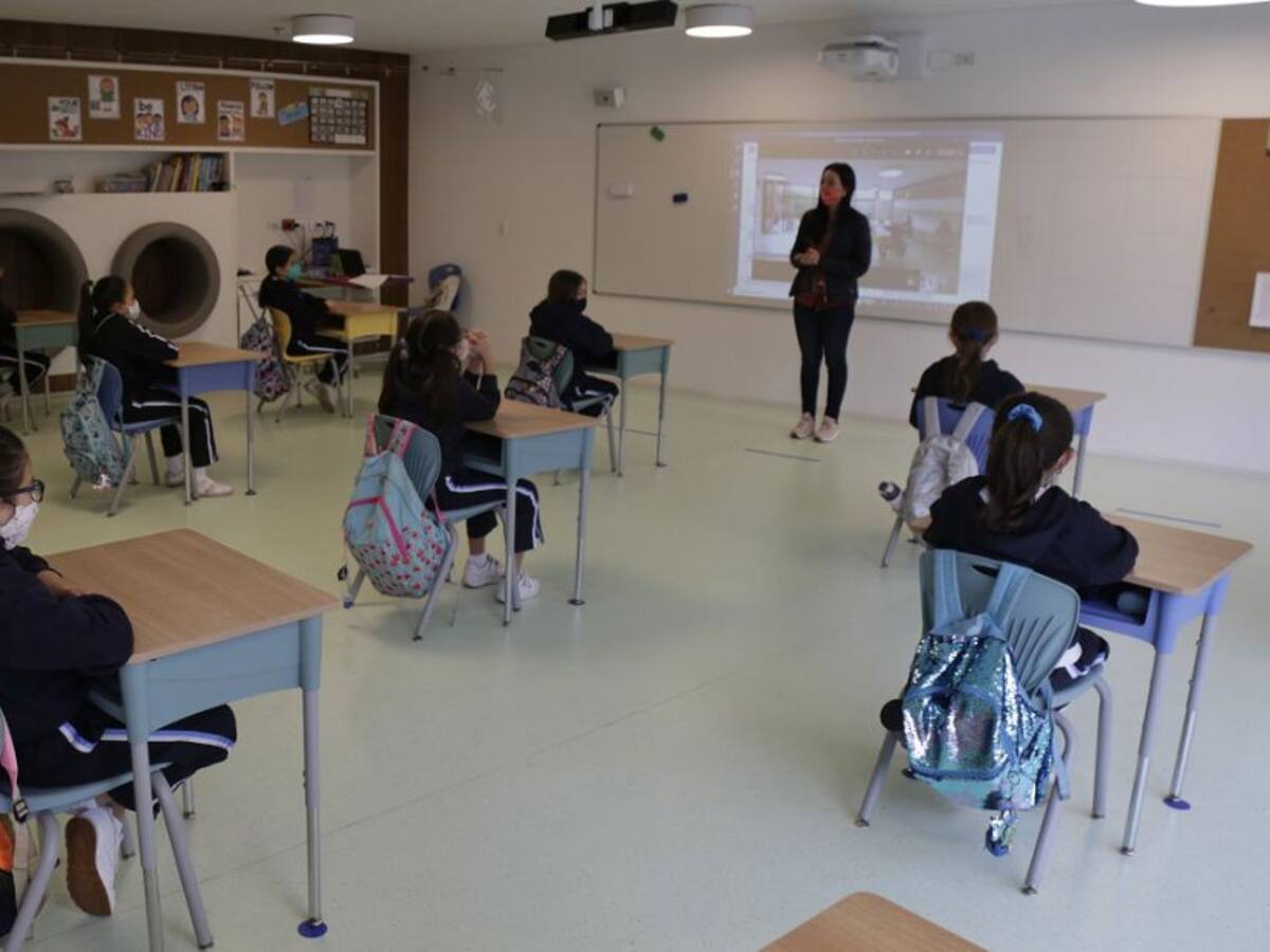 Mediante el diálogo se acordará un plan para reponer las clases