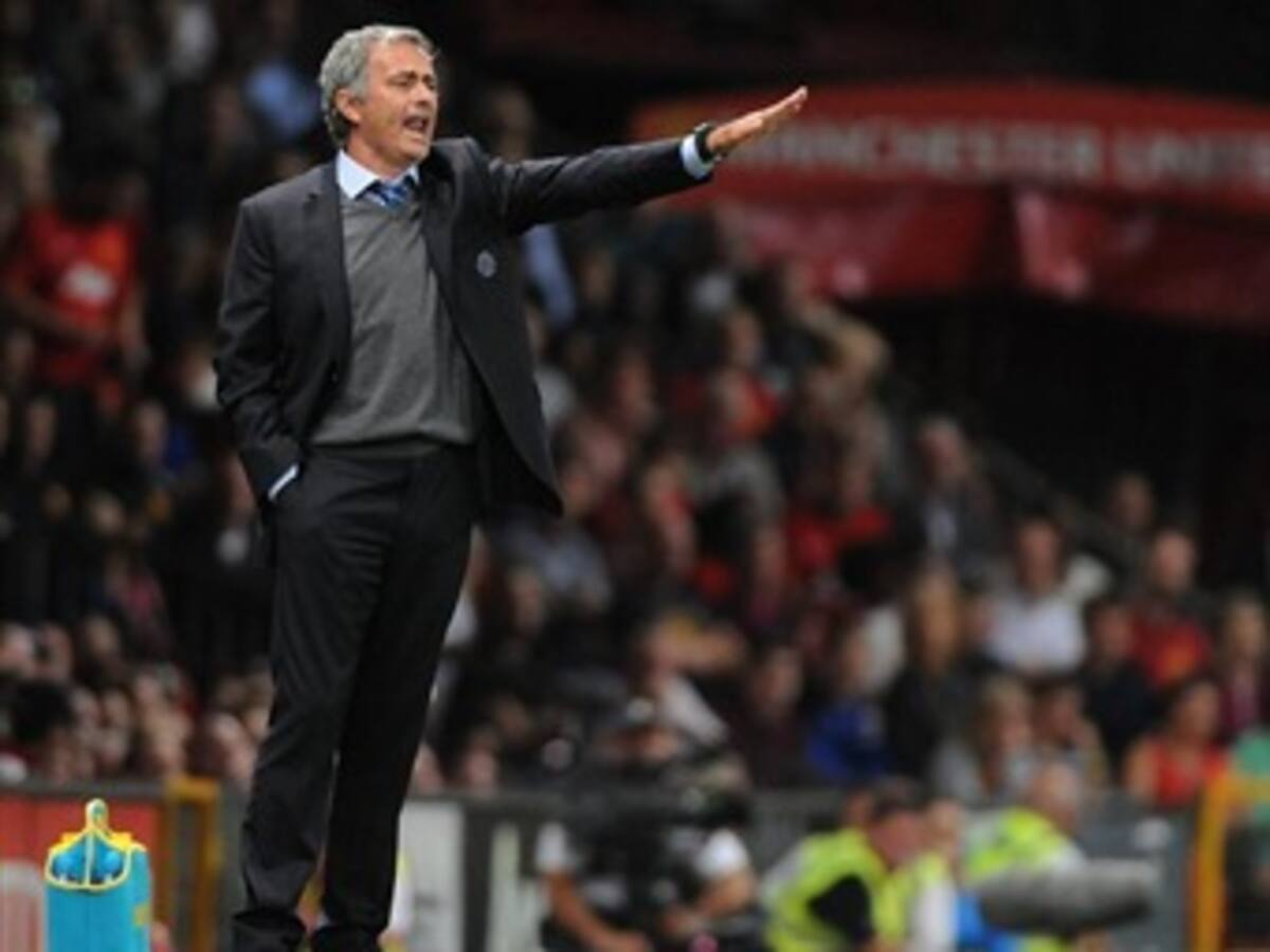 Mourinho le da ultimátum a Rooney para que decida si llega al Chelsea