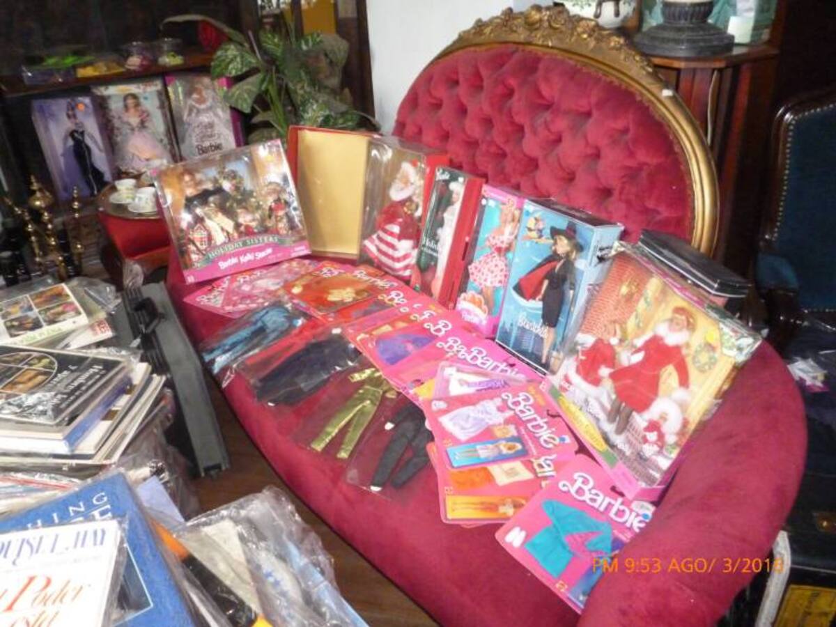 El anticuario "Érase" es la casa en Bogotá de más de 300 Barbies
