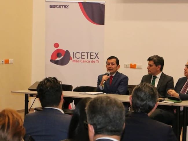 Presidente del ICETEX visitó Manizales para socializar su reforma integral