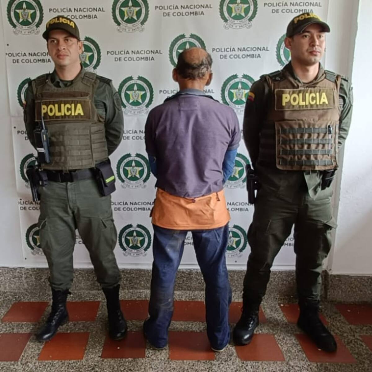 Un recolector de café atacó a machete a un perrito en Andes, Antioquia