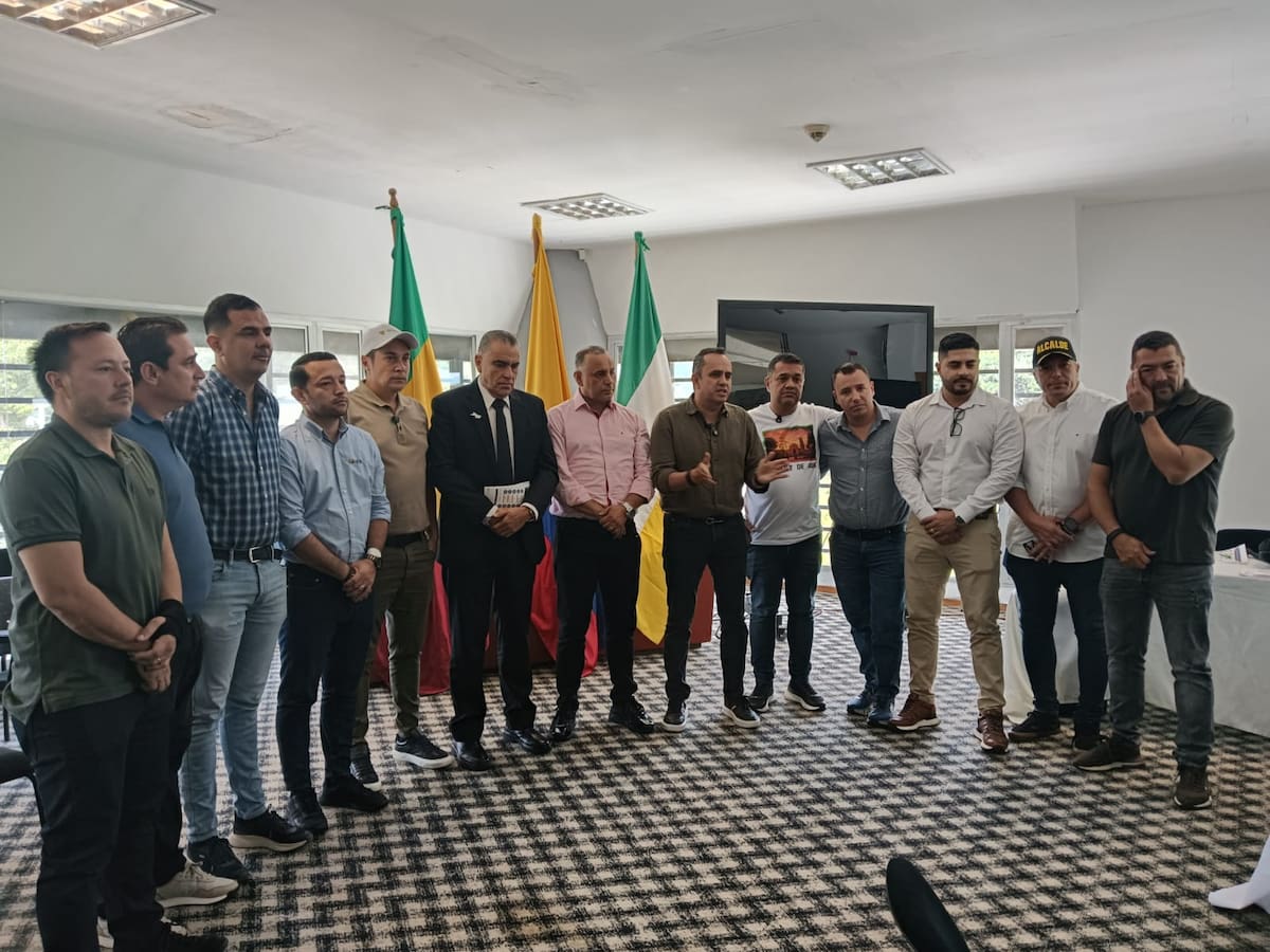 Gobernador y 12 alcaldes del Quindío hacen llamado SOS a gobierno por recursos para reconstrucción