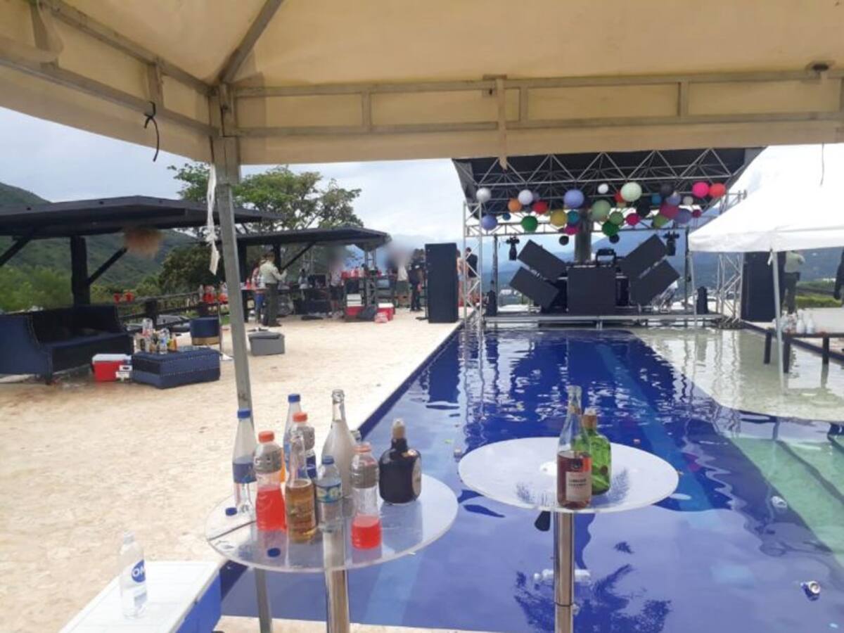 En San Jerónimo la Policía puso fin a una lujosa fiesta en finca turística