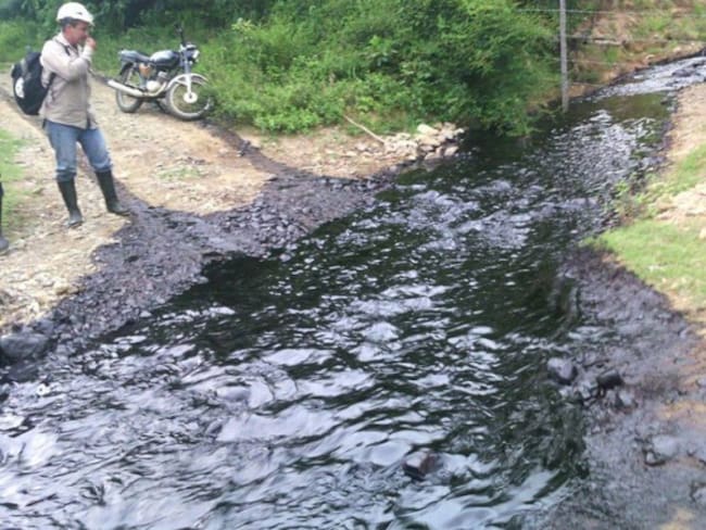 Atentado oleoducto en El Carmen