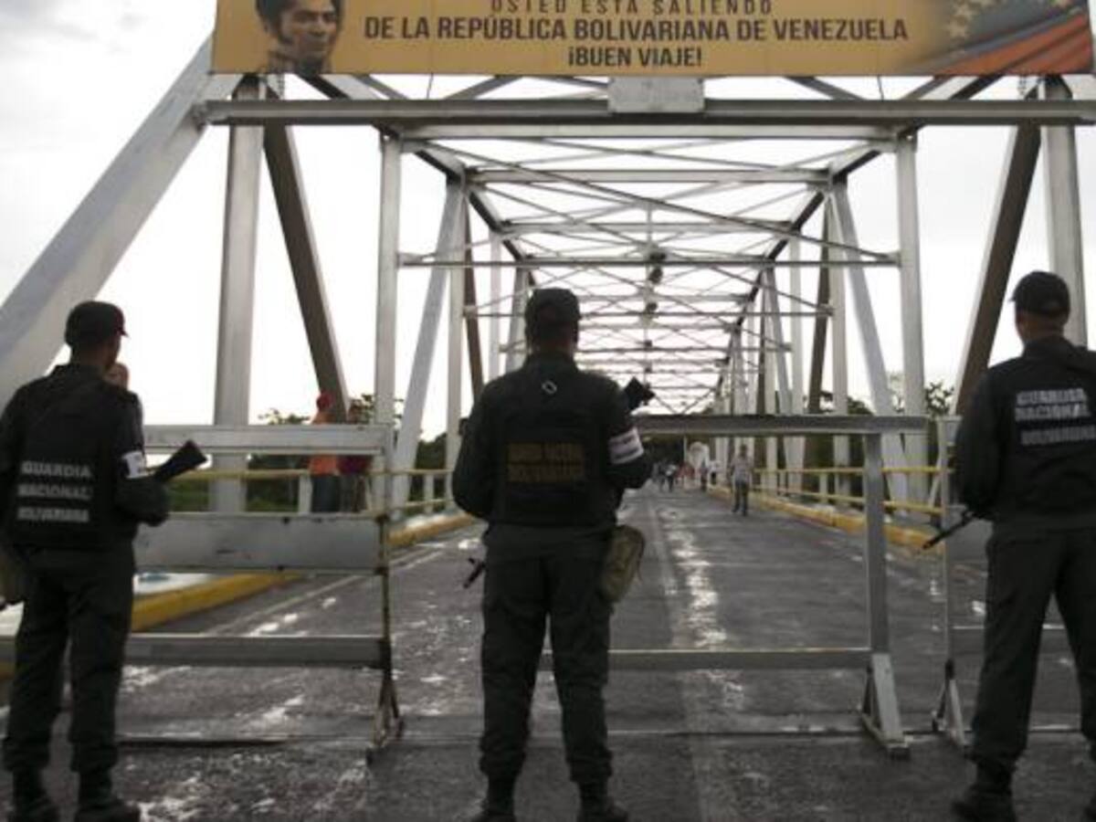 Es más fácil entrar a Venezuela que salir de ella: venezolanos