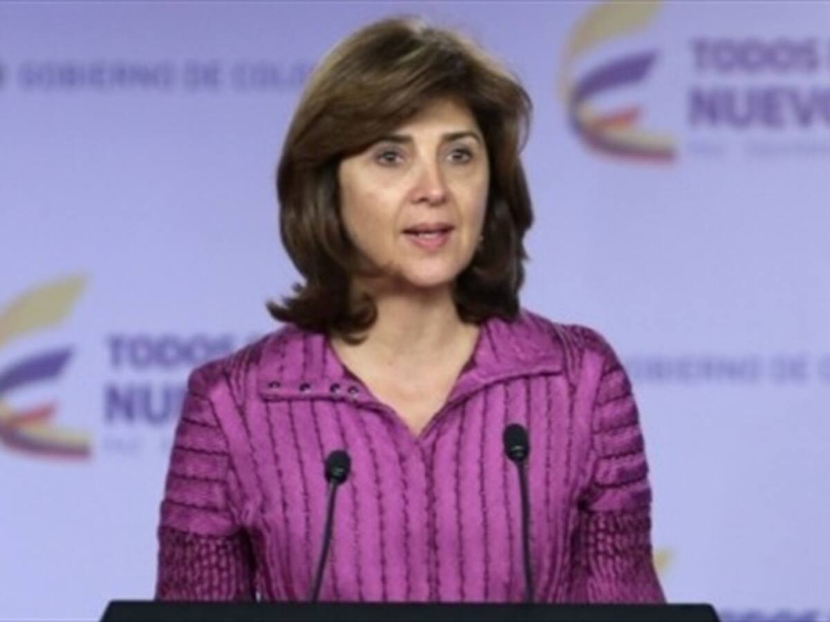 Canciller colombiana se incorpora mañana a los diálogos de paz