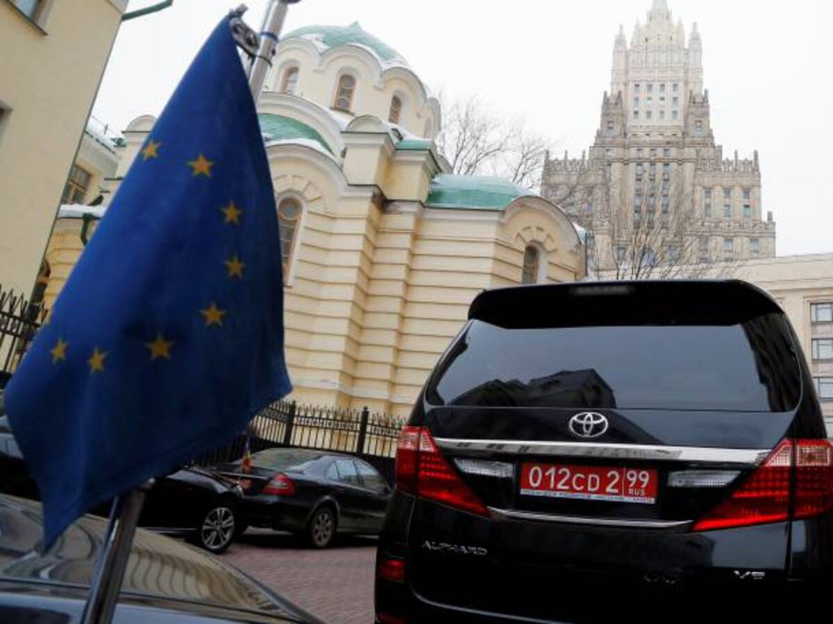 ¿Qué significa la expulsión de diplomáticos rusos en el mundo?