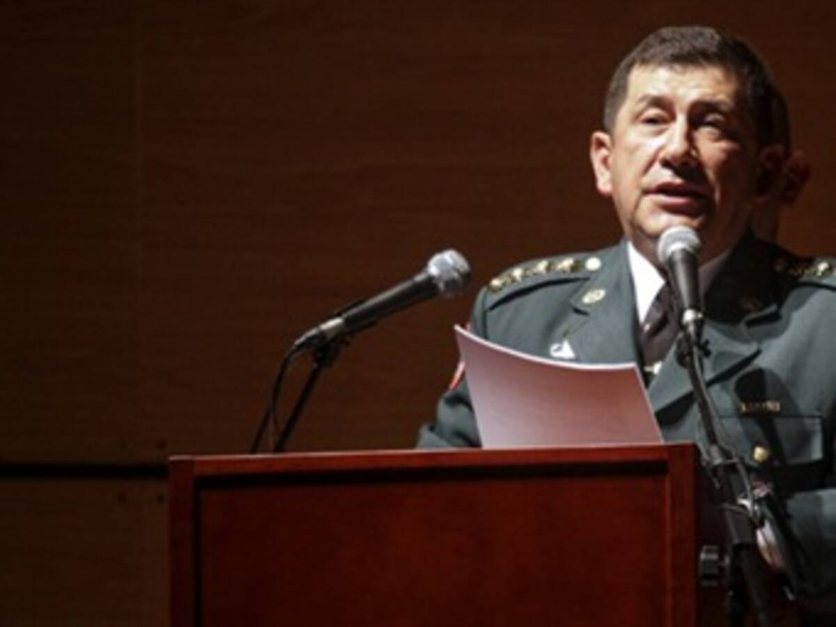 Chuzadas al presidente son traición a la patria: general Rodríguez