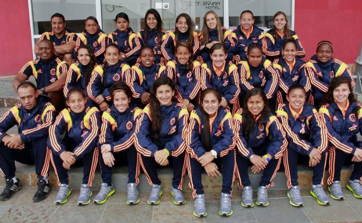 Las jugadoras de la selección sub-20 en su concentración, antes de viajar a Uruguay donde disputarán el Suramericano que entregará dos cupos al Mundial de Canadá.