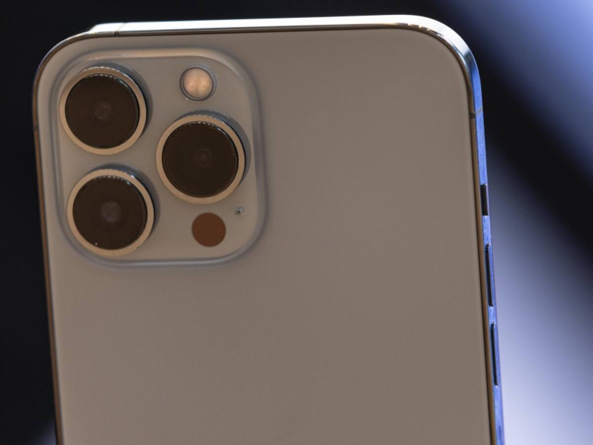 Estudiante de ingeniería modifica iPhone con puerto USB-C