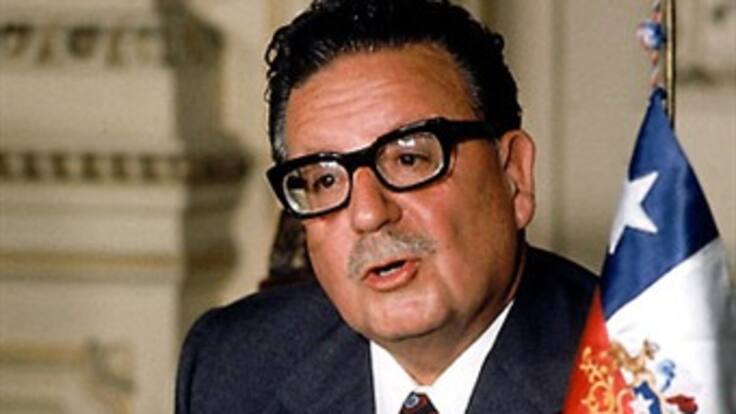 Peritaje confirma suicidio de presidente Allende en 1973
