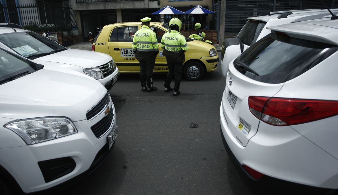 Califican de "persecución" las sanciones de Supertransporte a Uber y Cabify