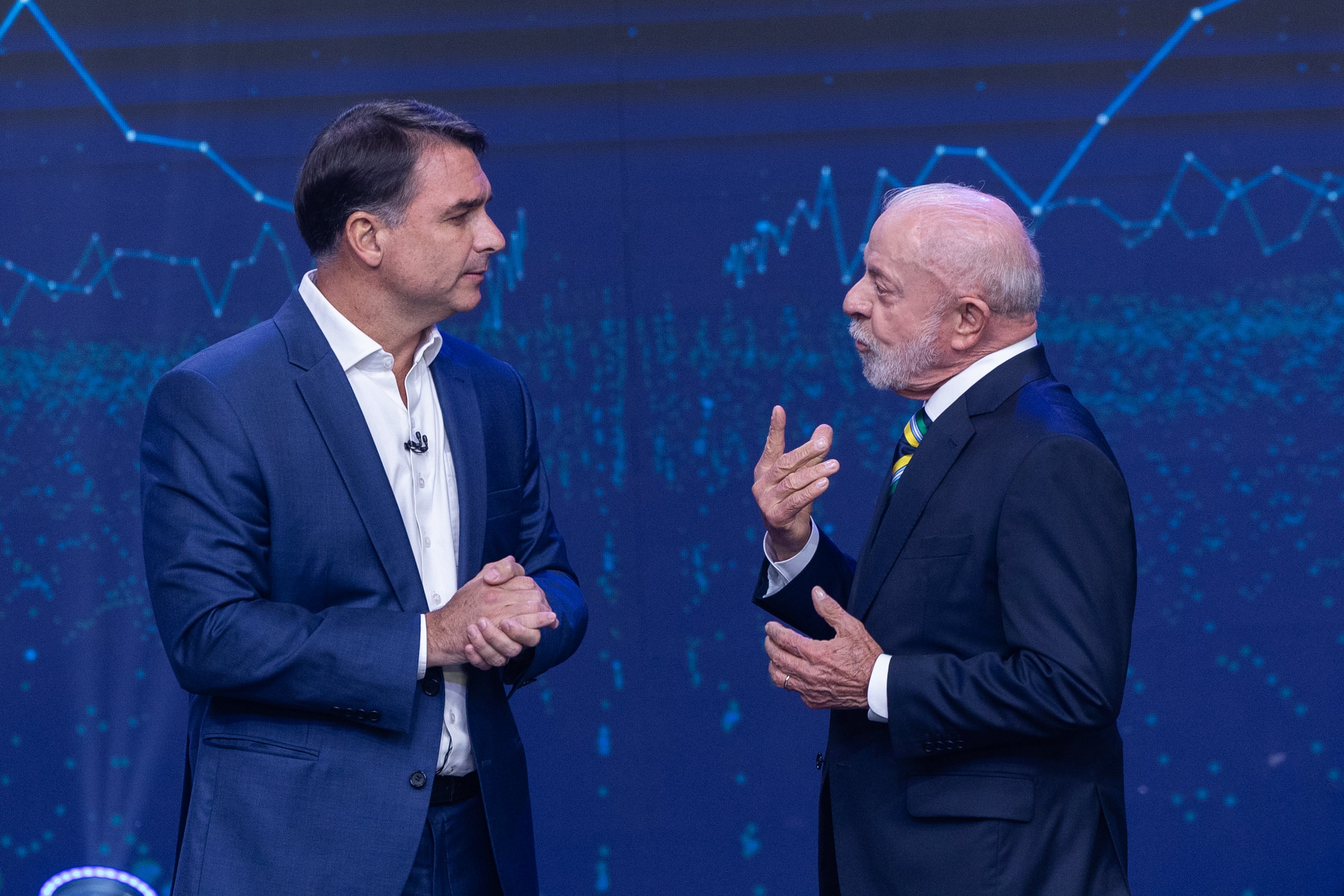Brazilian presidential candidates Flavio Bolsonaro and Luiz Inacio Lula da Silva attend a presidential debate ahead of the national election in Sao Paulo, Brazil, on October 18, 2026. Imagen tomada de Getty Imagenes (Crédito: NurPhoto / Colaborador)