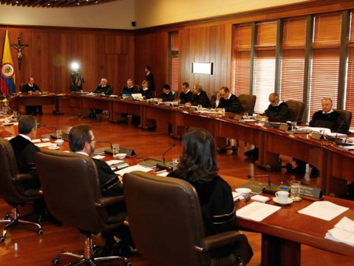 Los malos precedentes que deja la decisión de la Corte frente Uribe y Daniel Coronell