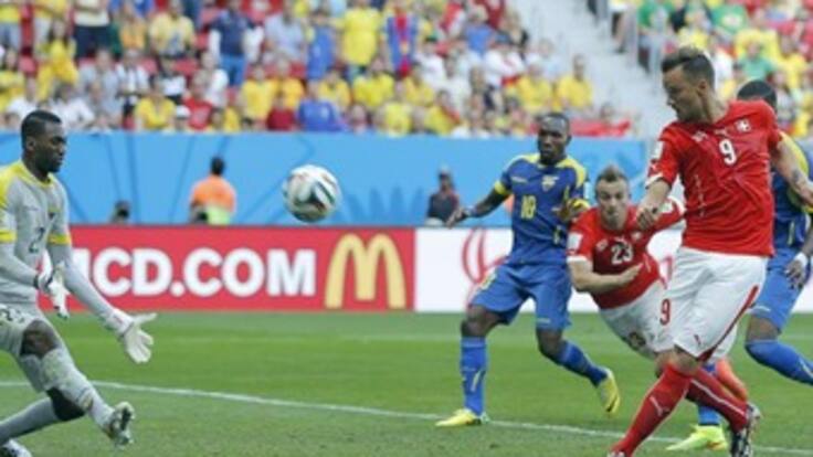 Gol de Haris Seferovic para el 2-1 de Suiza a Ecuador