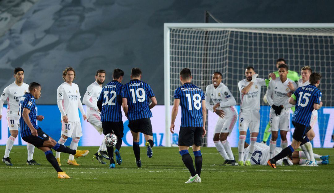 Luis Muriel nominado a mejor gol de los octavos de final de la Champions