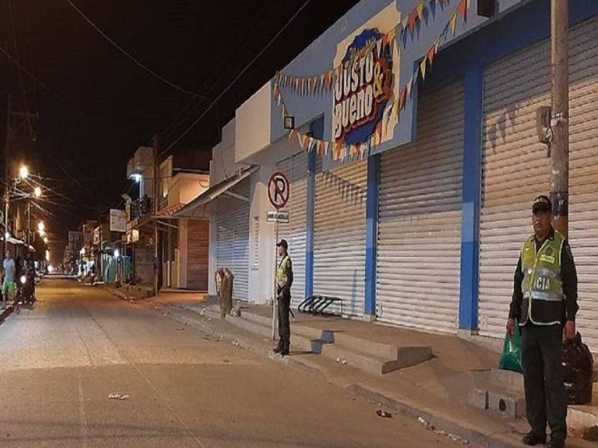 Concejales proponen ley seca y toque de queda para puentes festivos del mes