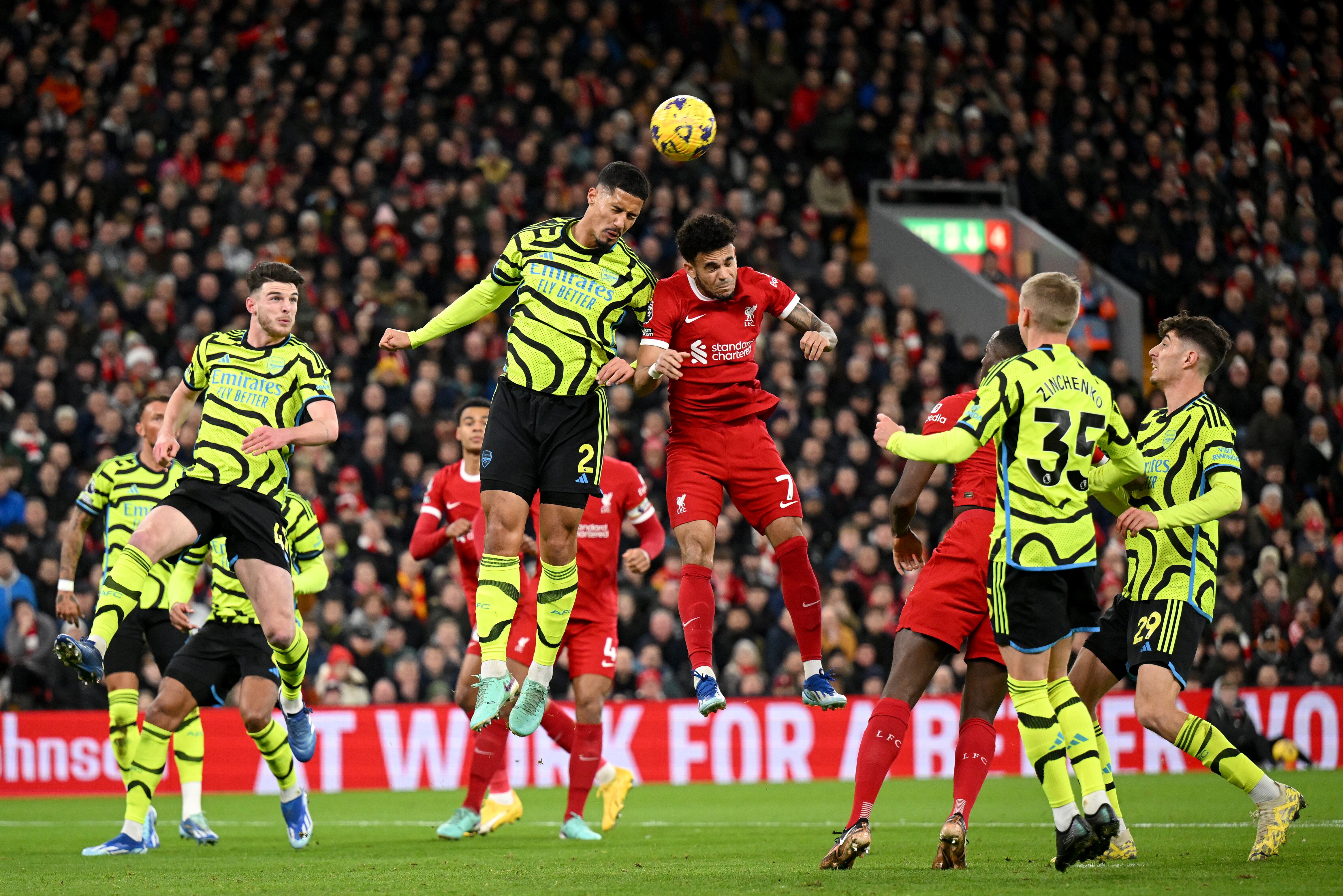 Duelo de Liga entre Liverpool y Arsenal. (Photo by Michael Regan/Getty Images)