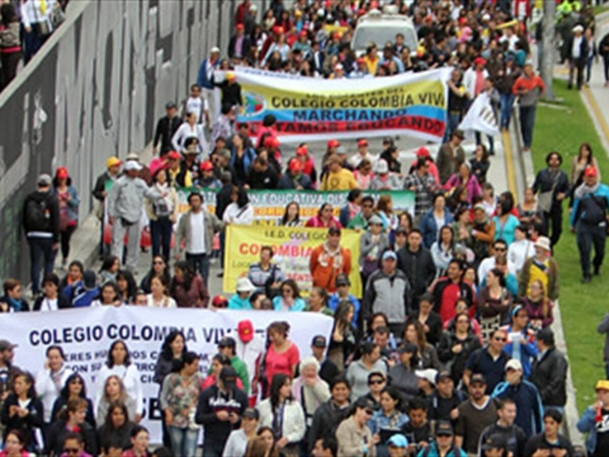 Educadores no podrán tomarse calzadas de Transmilenio: Distrito