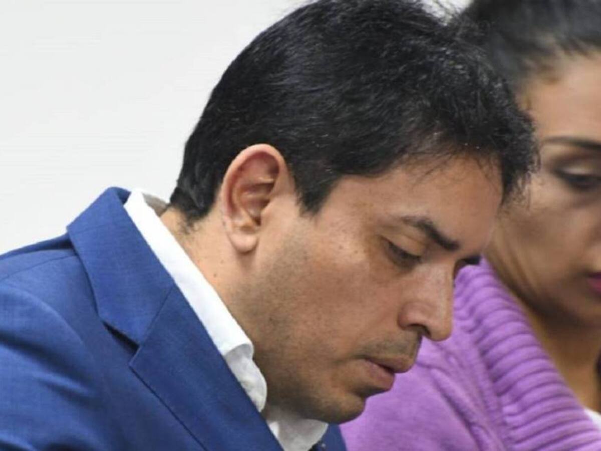 Condenan a 8 años de cárcel a exfiscal de la JEP, Carlos Bermeo, por caso Santrich