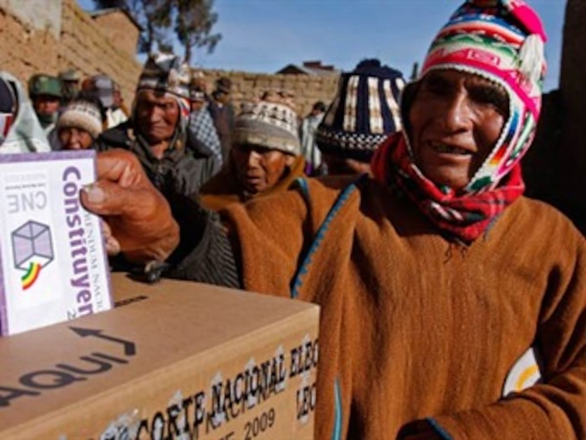 Casi 50% candidatos bolivianos serán depurados por no presentar documentación