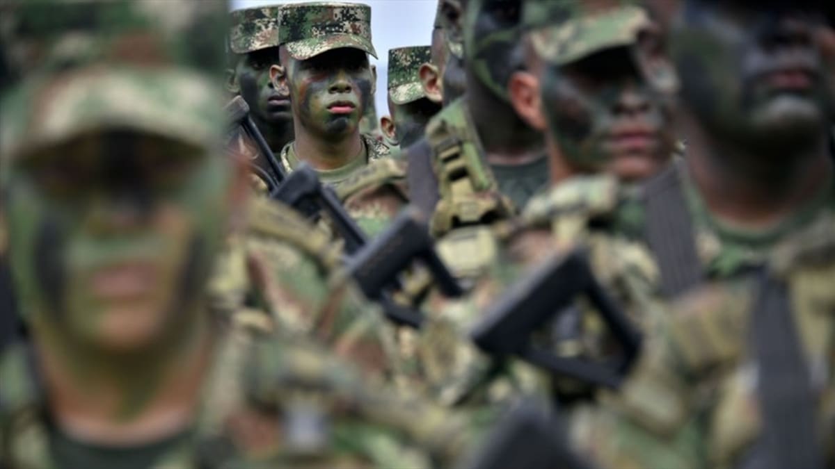 ¿A qué edad se pensionan los policías y militares de Colombia?: así es el régimen especial