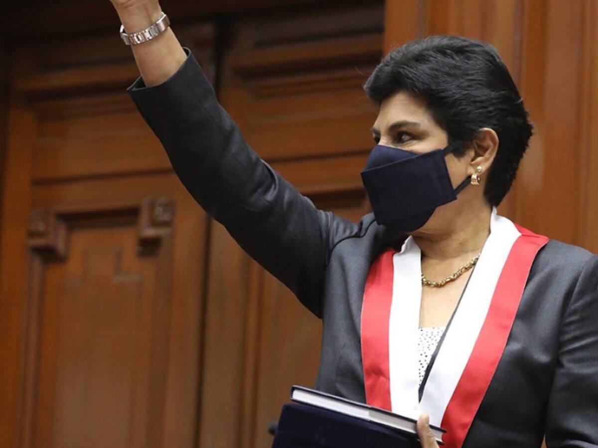 Congresista peruana se disculpa por bañarse mientras está en sesión virtual
