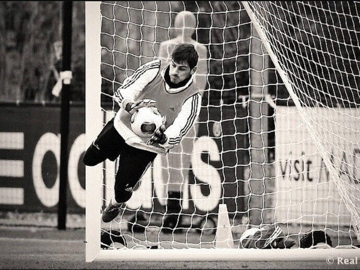 Casillas comparte fotos del entrenamiento con sus seguidores