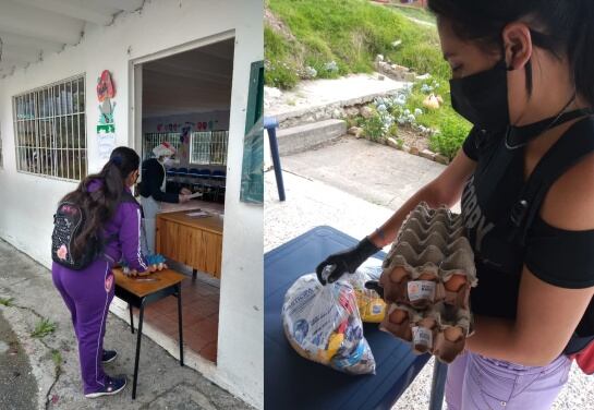 Madres reciben los alimentos del PAE para sus hijos en la Institución Educativa Departamental La Plazuela, de Cogua.