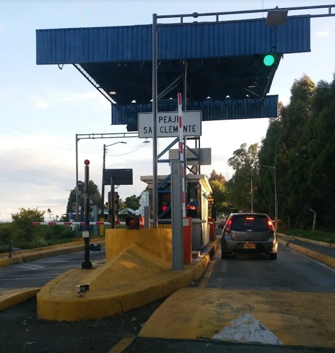 Peaje San Clemente, ubicado entre Riosucio y Anserma, Caldas, sobre la Troncal de Occidente. Foto: Facebook Hola Riosucio.