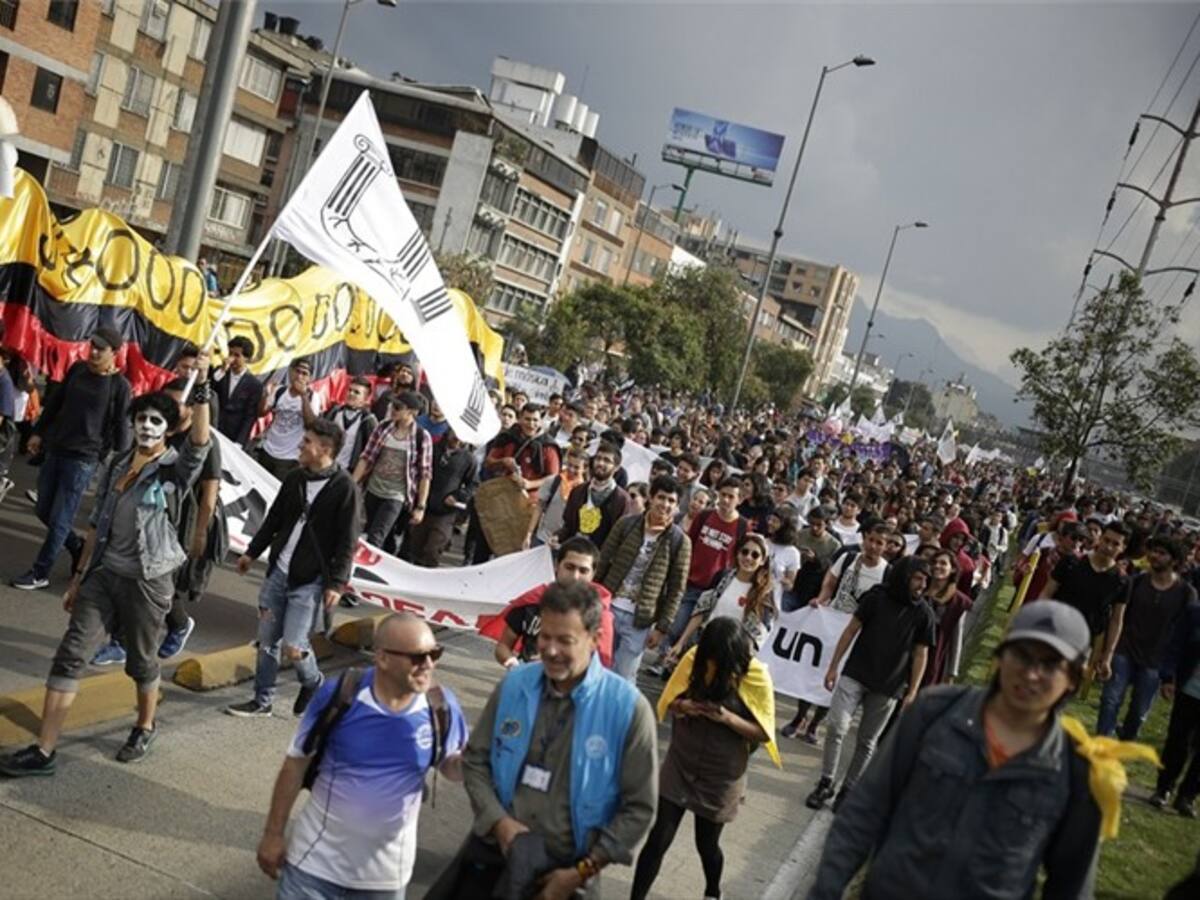 Inician pacíficamente marchas estudiantiles en siete ciudades de Colombia