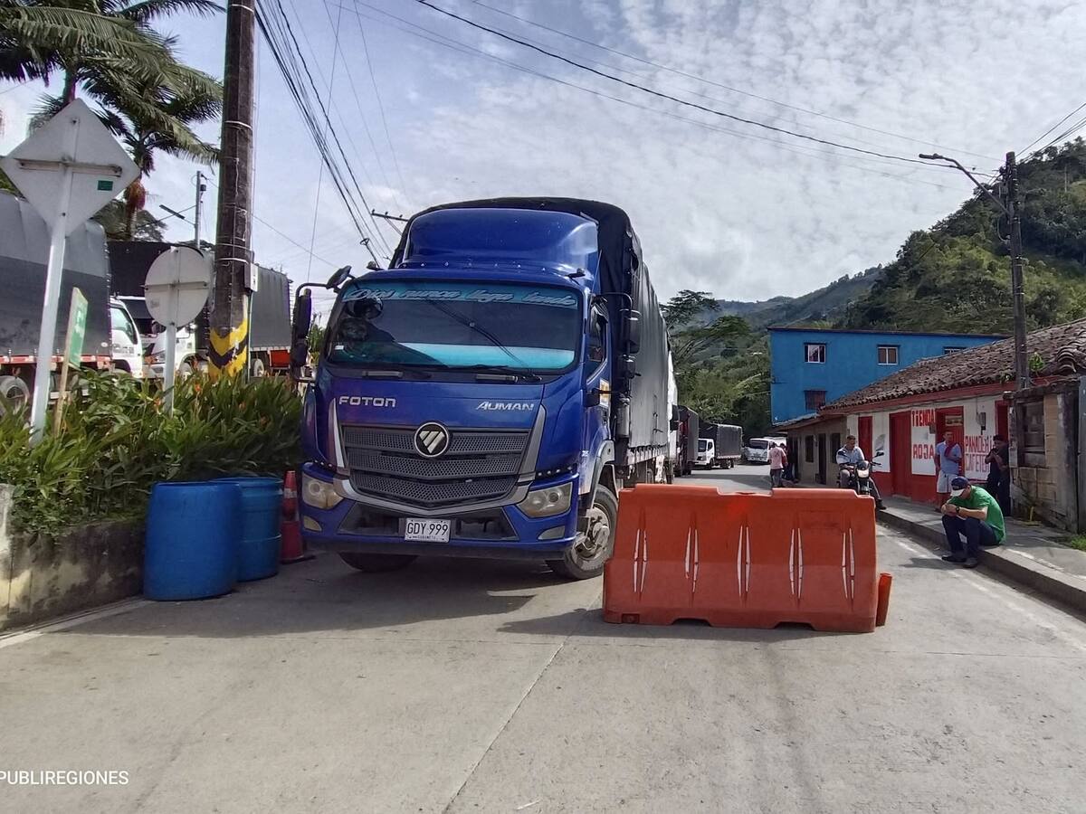 Gobernadora del Chocó activará un protocolo para habilitar la movilidad en la vía Medellín-Quibdó