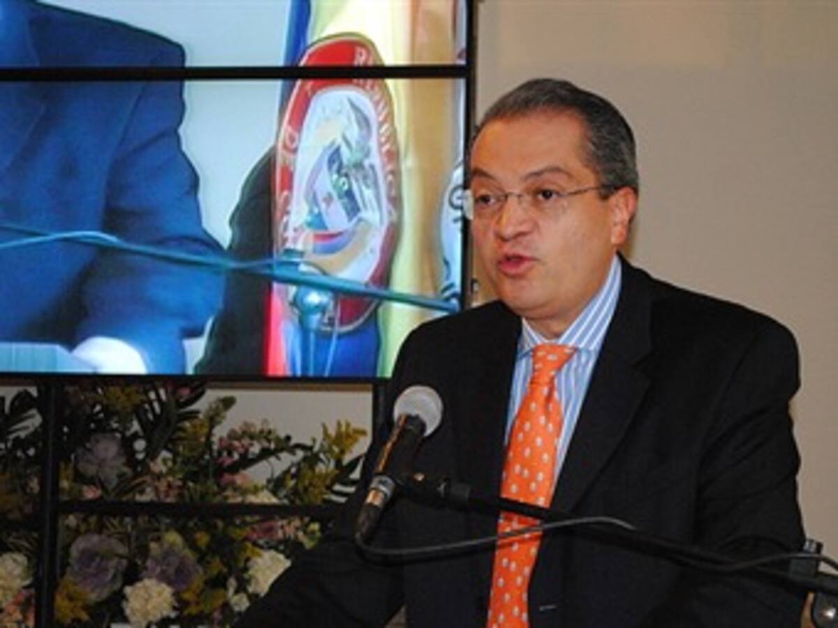 Reforma a la Justicia y fallo de La Haya dañaron imagen del Gobierno