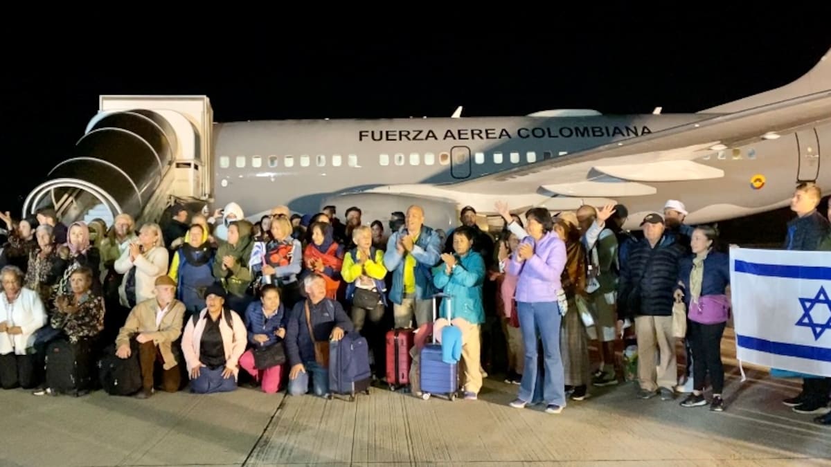 Aterrizó en Colombia el primer vuelo con 110 connacionales que estaban atrapados en Israel