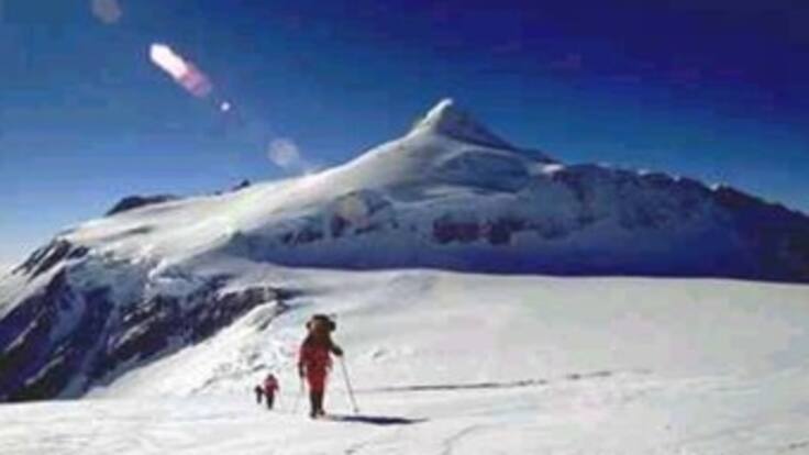 El equipo colombiano que busca coronar el Monte Vinson llegó al continente antártico