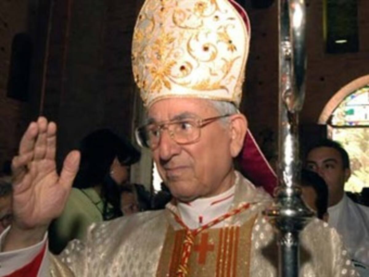 El presidente Uribe autorizó al cardenal Darío Castrillón para hablar con las Farc