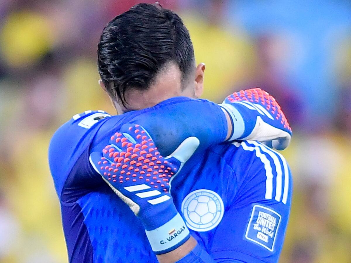 Néstor Lorenzo analizaría convocar otro arquero ante expulsión de Vargas: el candidato