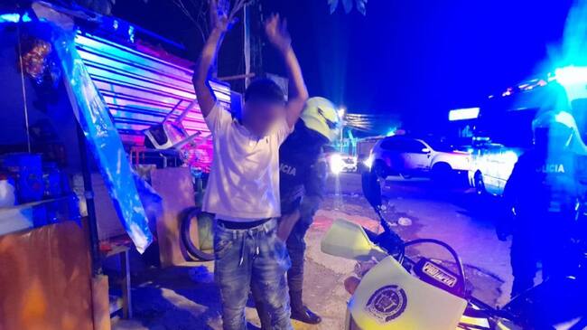 Los uniformados también incautaron 15 armas de fuego, 307 armas blancas y 939 dosis de estupefacientes.