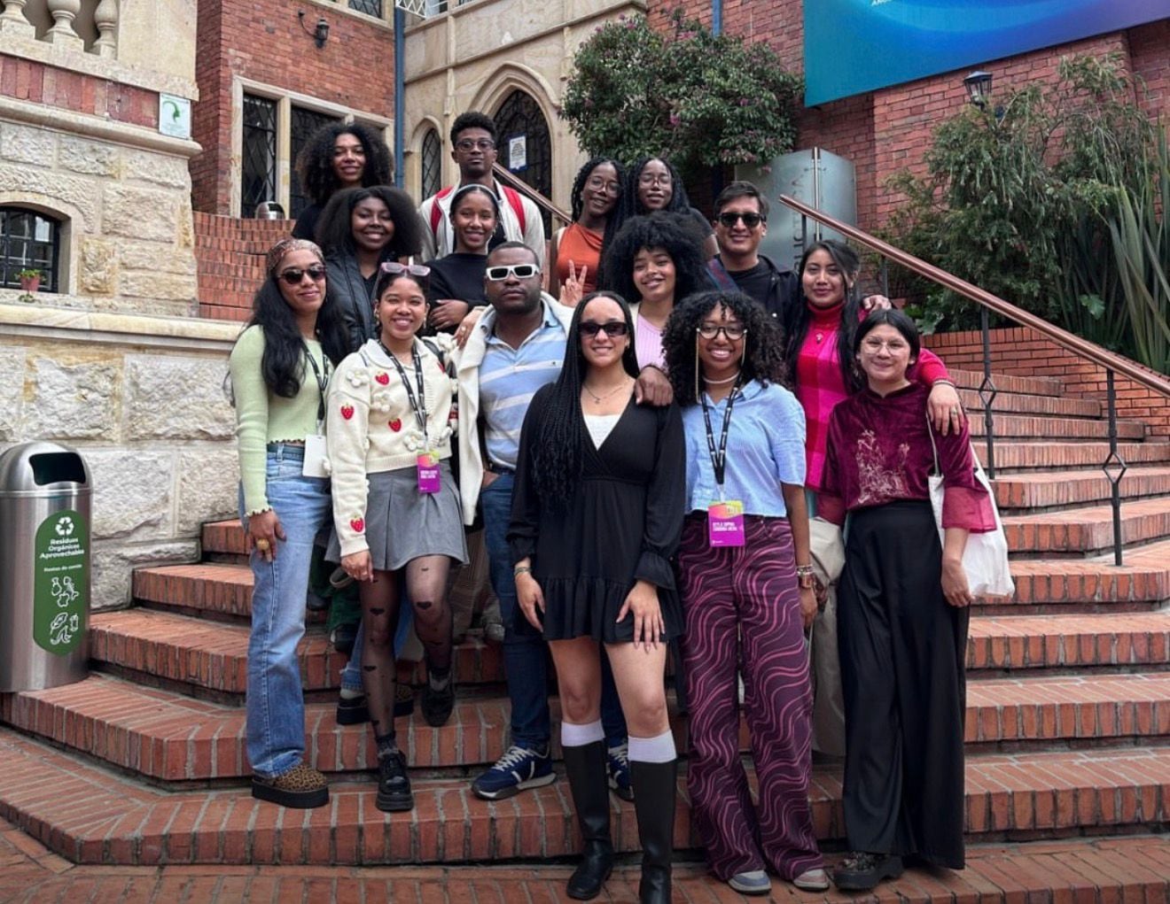 80 becas para juventudes indígenas y afrodescendientes entregará Manos Visibles en Medellín Foto: Manos Visibles