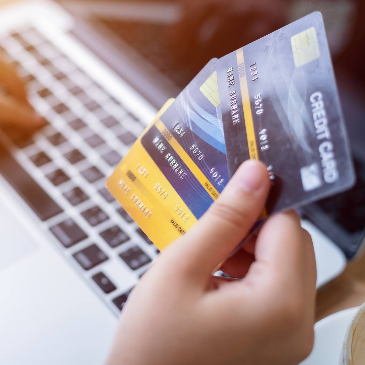 Publican borrador de decreto que elimina retención a pagos con tarjeta débito y crédito: qué implica