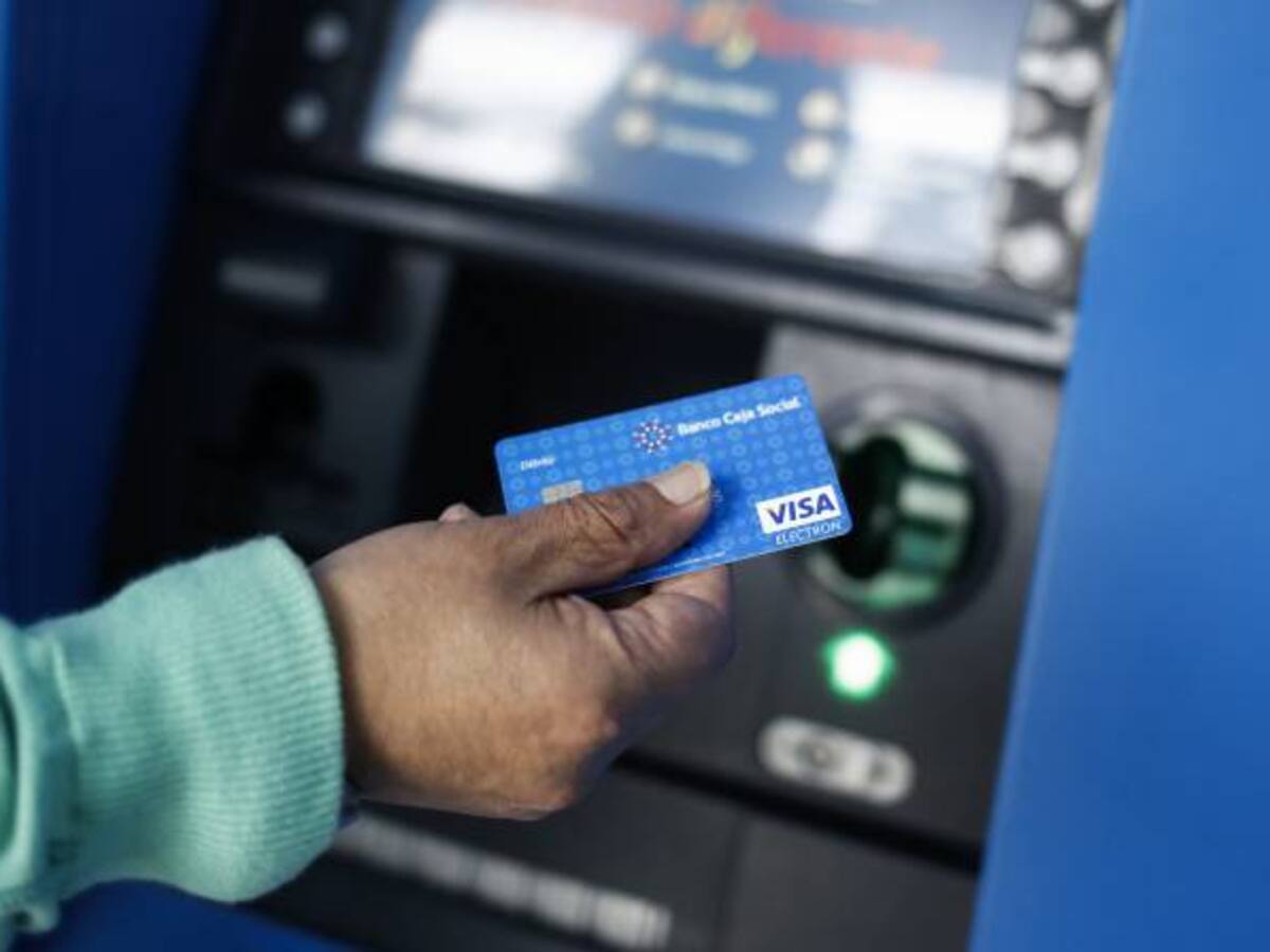 Colombianos se ahorraran $ 38.000 millones por reducción en tasa de usura: MinHacienda