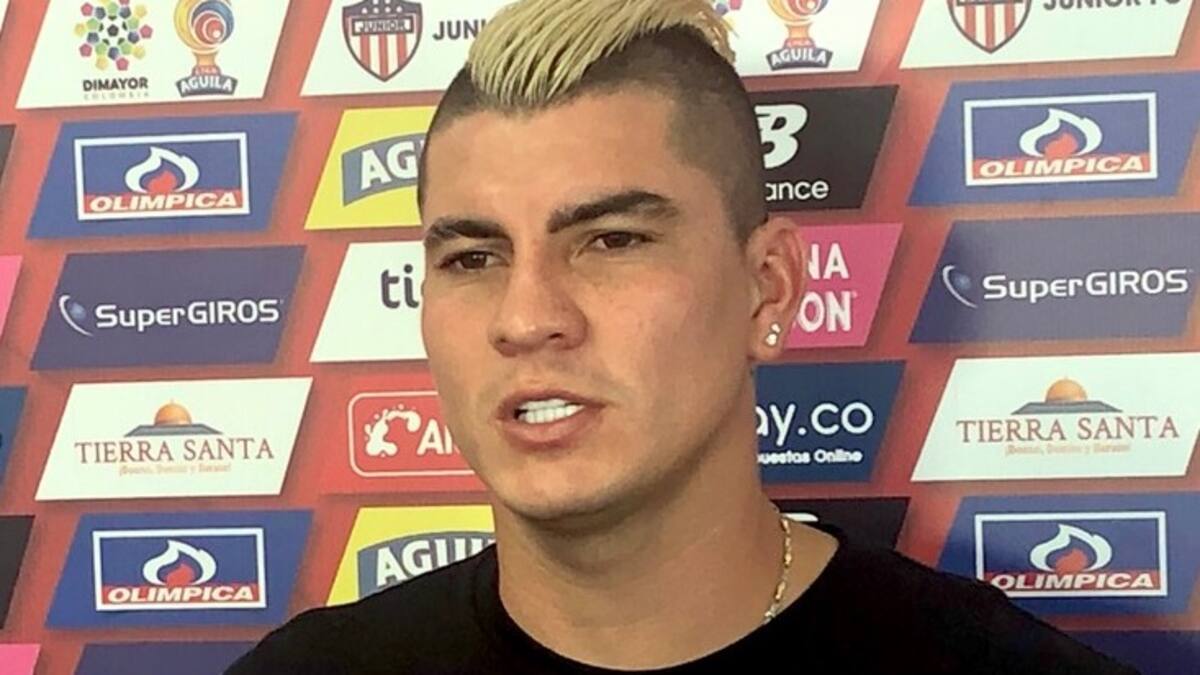 Michael Rangel se fue de frente contra Julio Comesaña ¿Hubo maltrato en Junior?