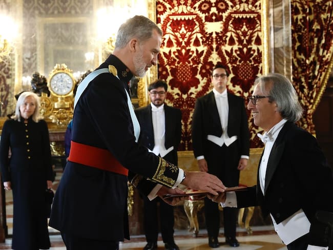 Rey Felipe VI de España y Eduardo Ávila Navarrete. Foto: Casa de S.M. el Rey
