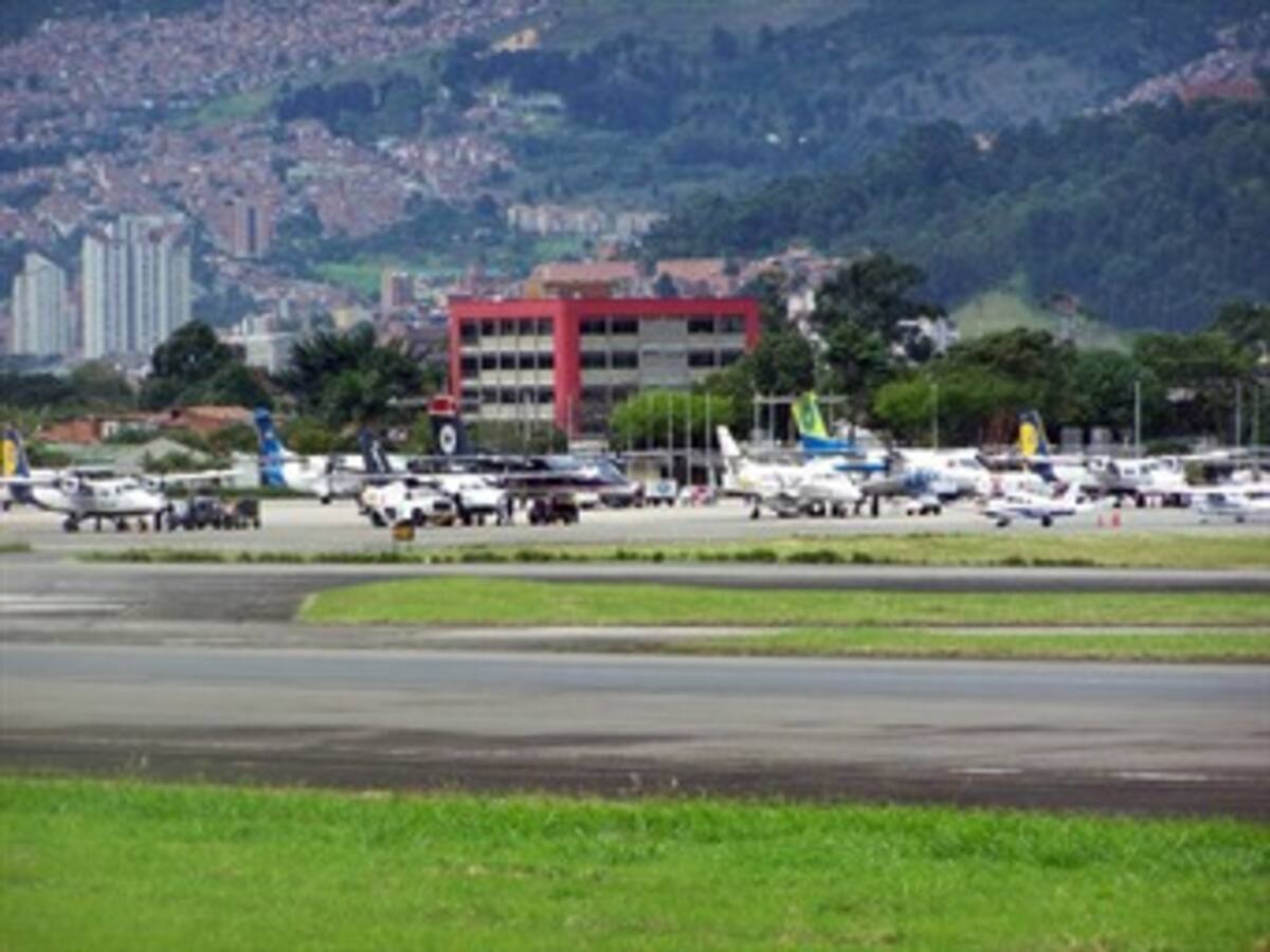 Aerolínea lamenta intento de asalto en aeropuerto Olaya Herrera de Medellín