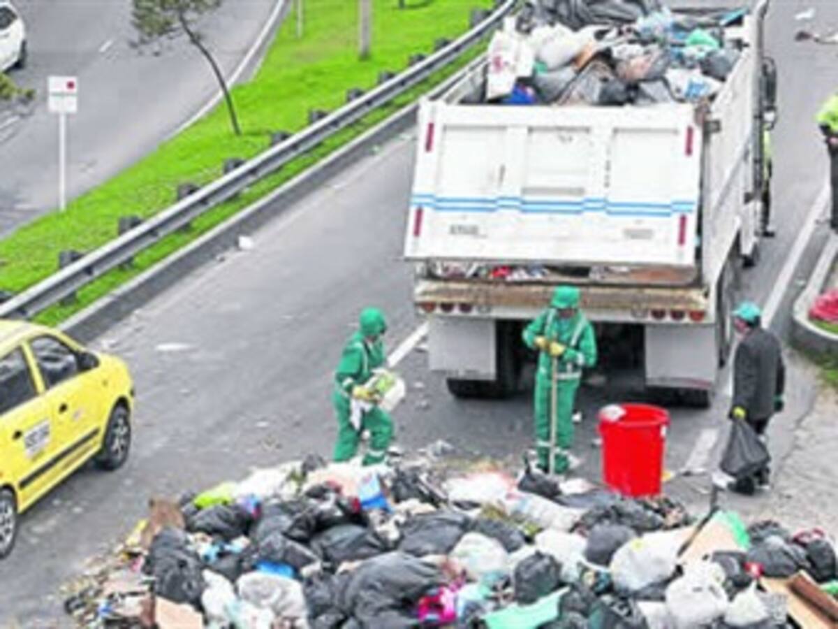 Procuraduría llama a declarar a responsables del colapso de las basuras en Bogotá