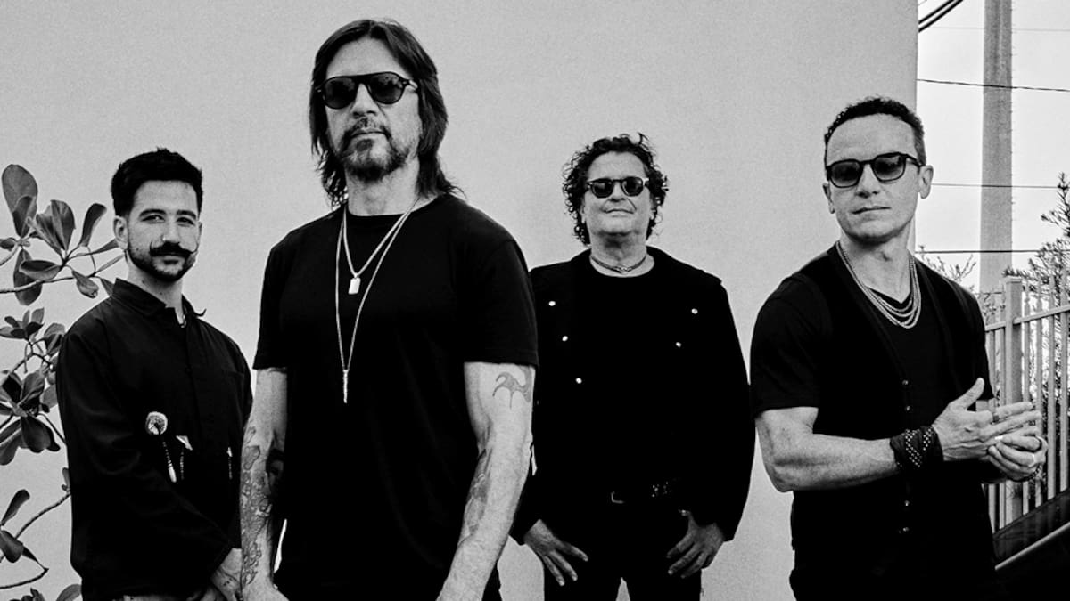 Juanes deslumbra en portada de Billboard Español junto a Vives, Fonseca y Camilo